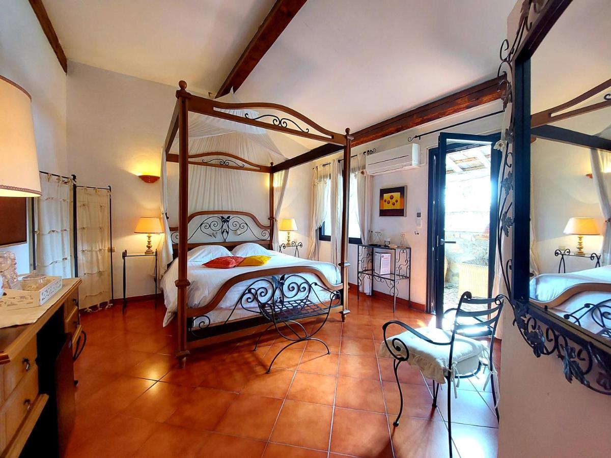 La Bergerie Du Moulin (Adults Only) Bed and Breakfast Taradeau Exteriör bild
