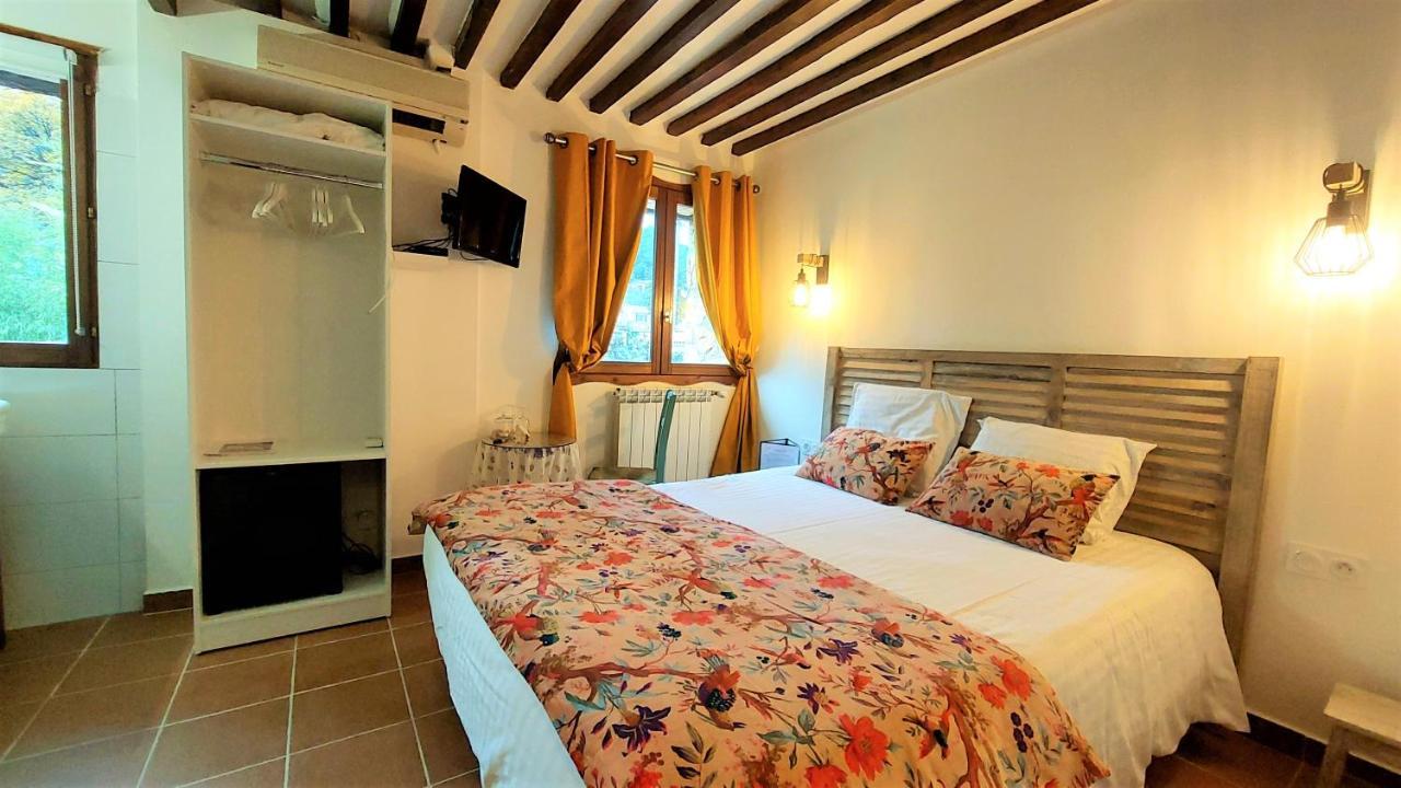 La Bergerie Du Moulin (Adults Only) Bed and Breakfast Taradeau Exteriör bild