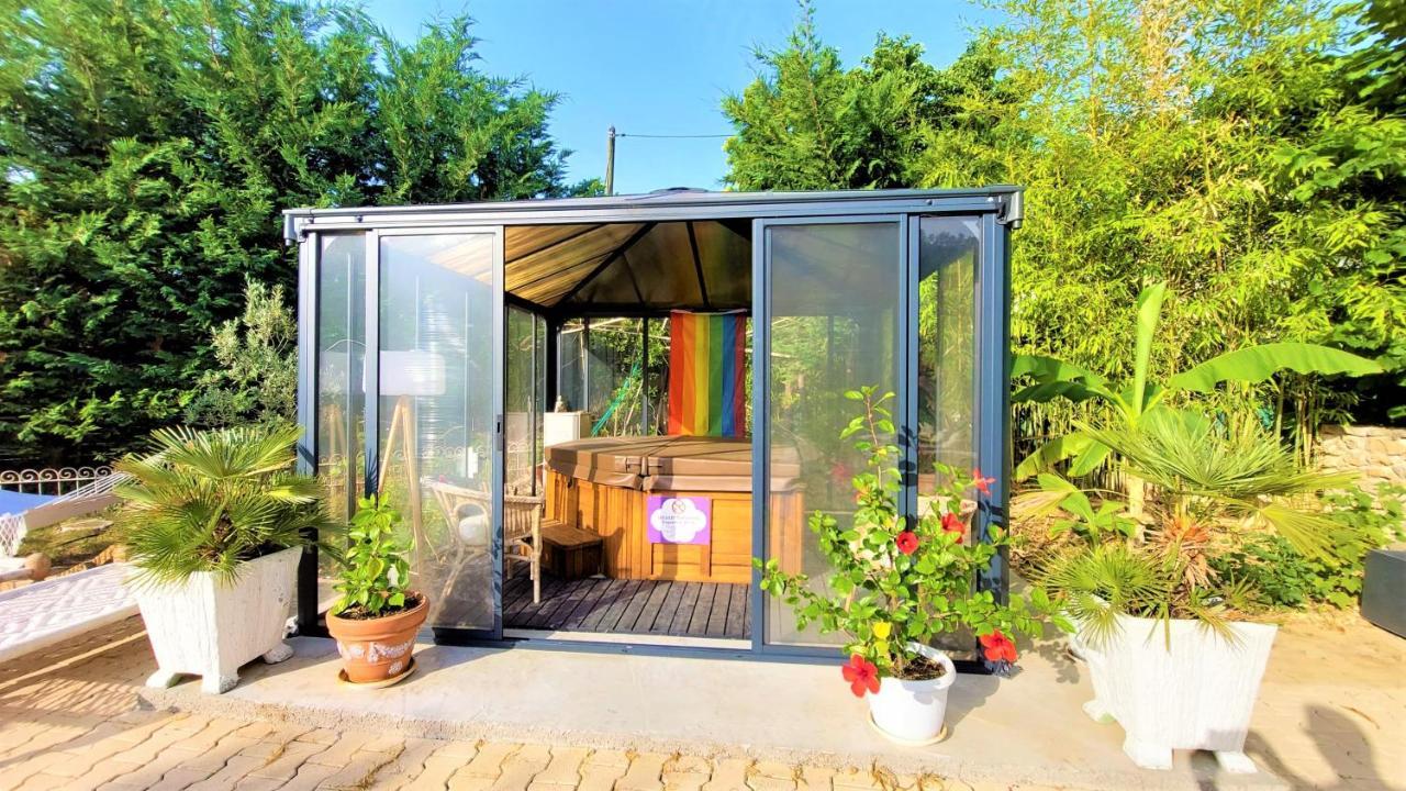 La Bergerie Du Moulin (Adults Only) Bed and Breakfast Taradeau Exteriör bild