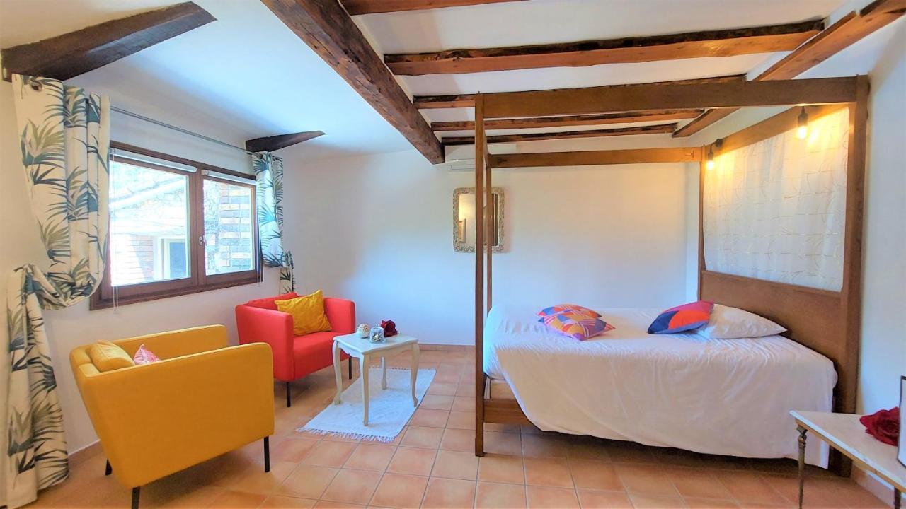 La Bergerie Du Moulin (Adults Only) Bed and Breakfast Taradeau Exteriör bild