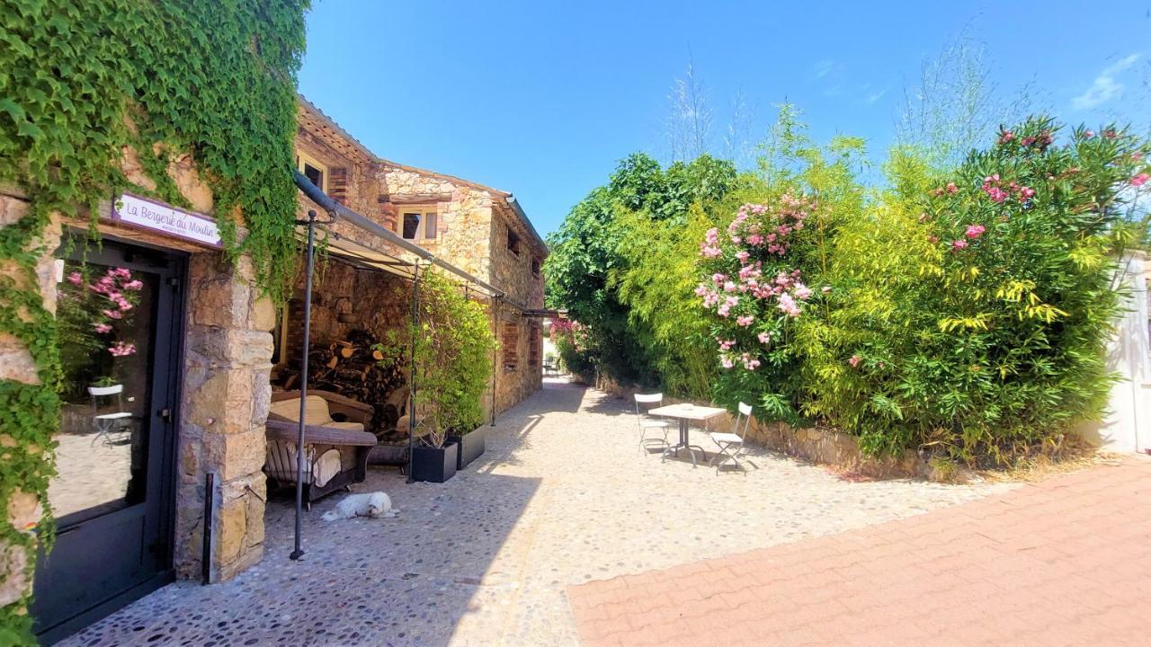 La Bergerie Du Moulin (Adults Only) Bed and Breakfast Taradeau Exteriör bild